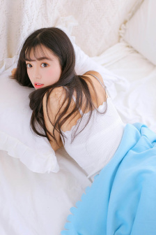 学生粉嫩小雪
